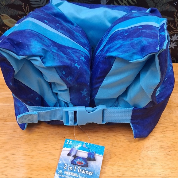 New with tags Shark 2 In 1 Swim Trainer Training Vest Life - Picture 4 of 4